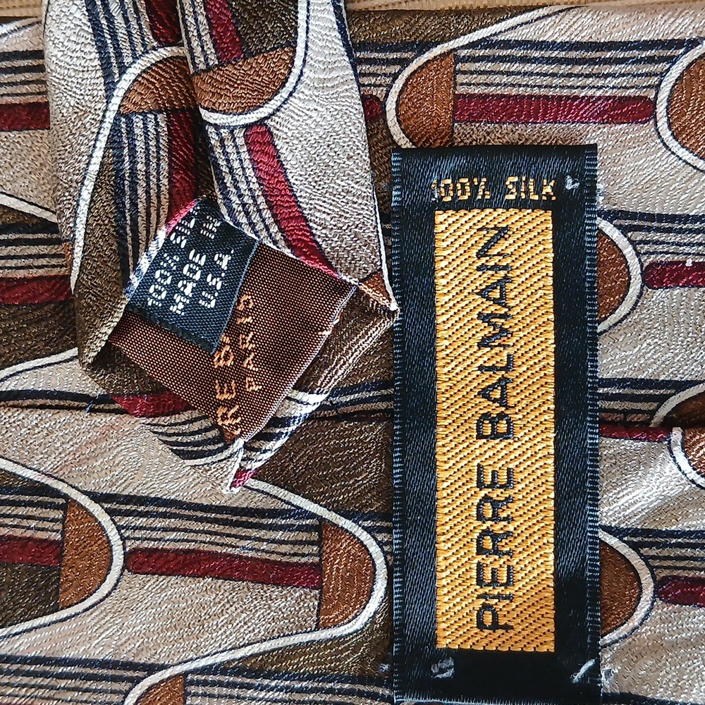 Pierre Balmain 100% silk Designer Geometric Patterned Tie - Picture 2 of 3